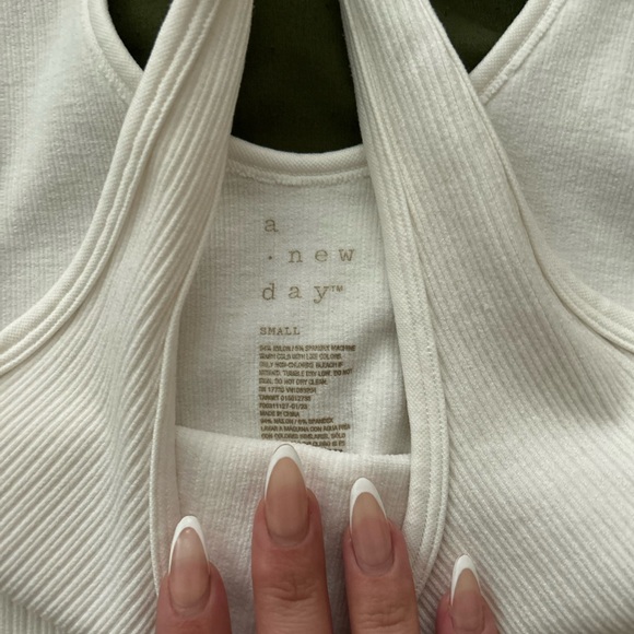 6 Tops Bundle - Picture 2 of 6